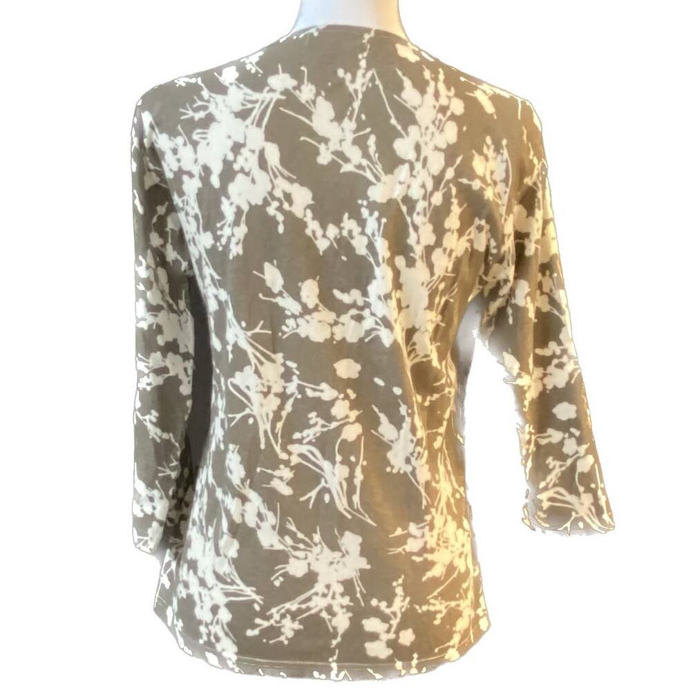 Orvis Top Women S Surplice Neckline 3/4 Sleeves Floral Flowers Brown White - Picture 2 of 7
